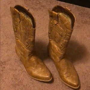 Tan coconuts cowboy boots